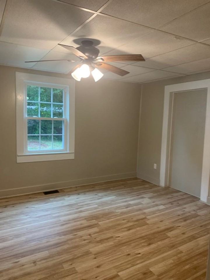 303 Knitting Mill St - Photo 7 of 9