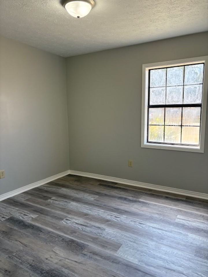 421 Belle Cir - Photo 4 of 16