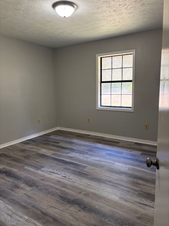 421 Belle Cir - Photo 5 of 16