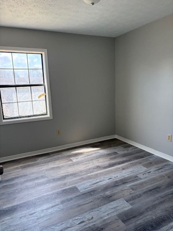 421 Belle Cir - Photo 6 of 16