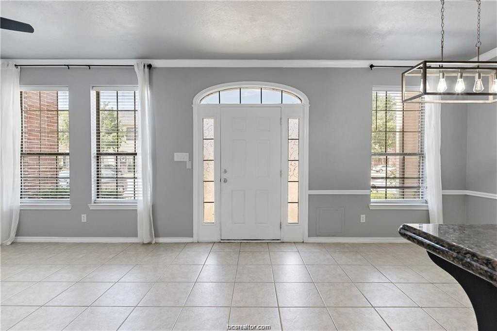 405 Forest Dr - Photo 3 of 20