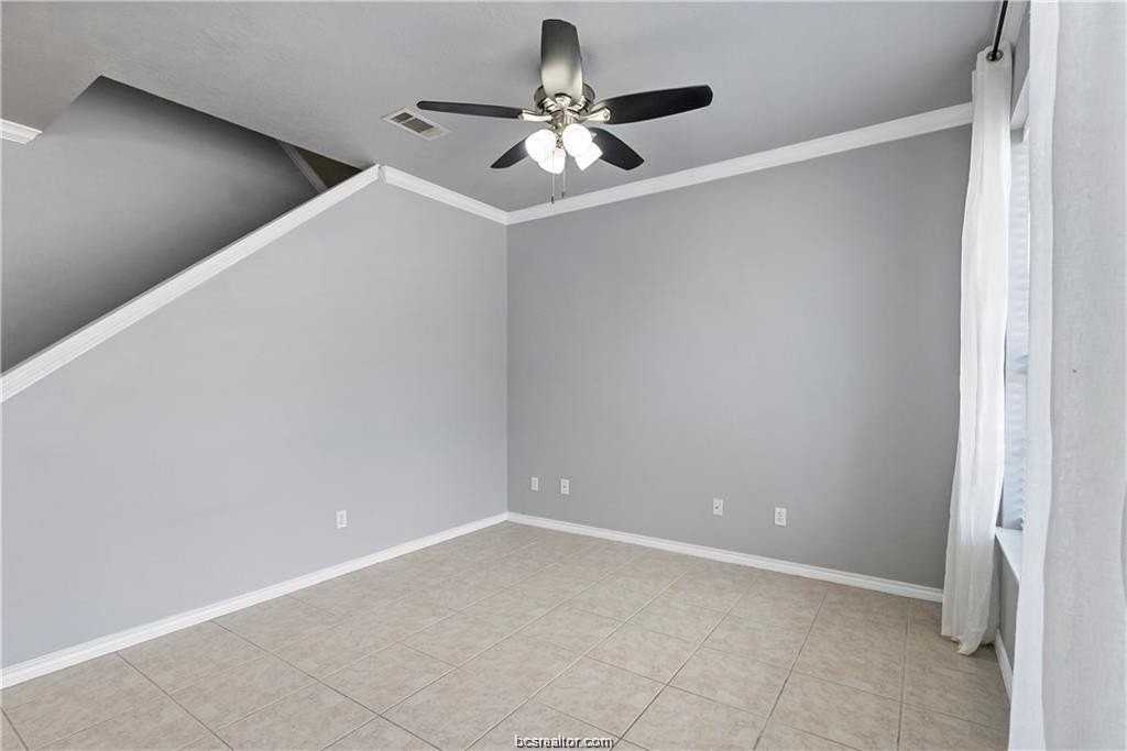 405 Forest Dr - Photo 4 of 20