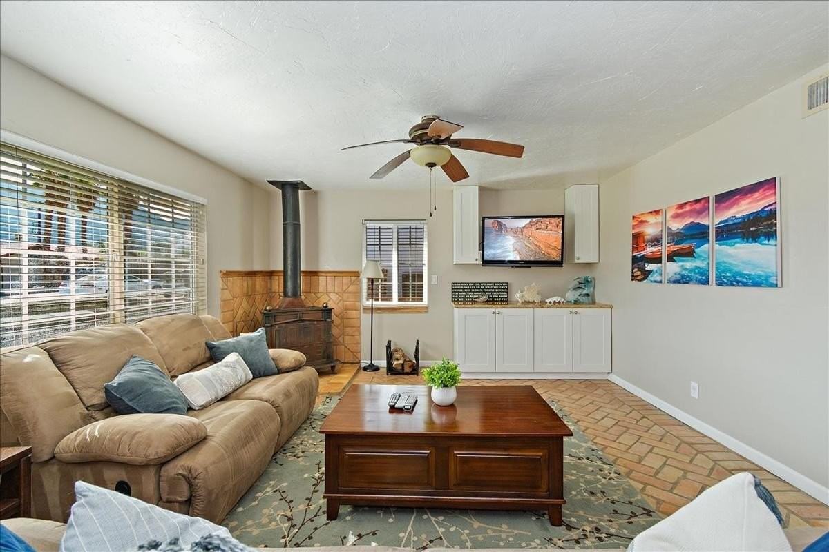 52637 Avenida Villa - Photo 2 of 33