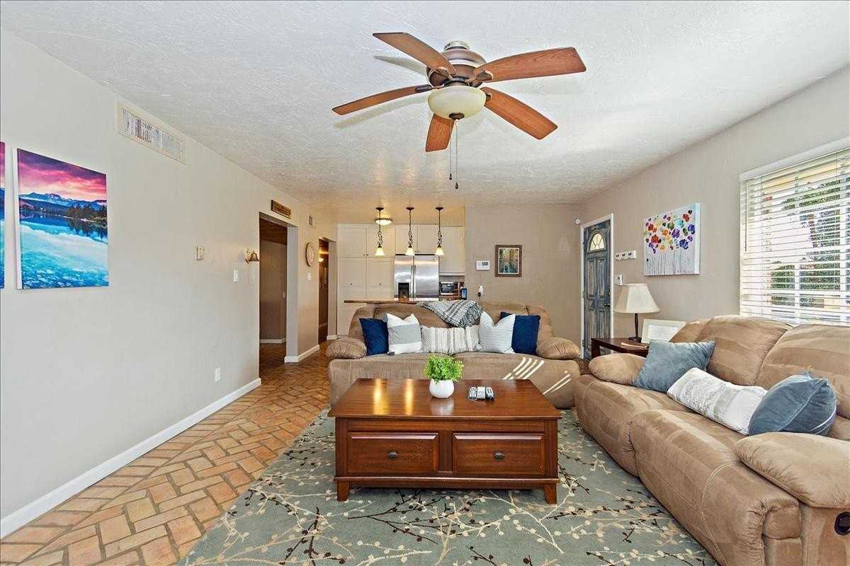 52637 Avenida Villa - Photo 4 of 33