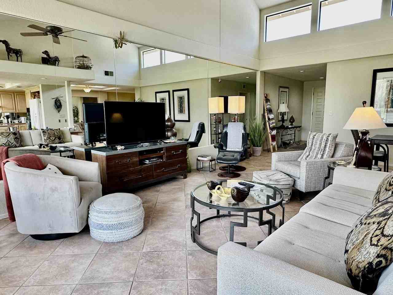 138 Gran Via - Photo 7 of 13