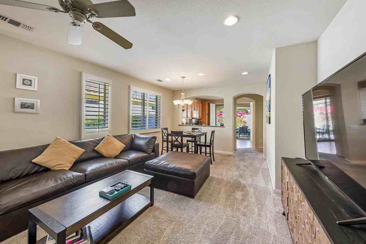 80528 Avenida Camarillo - Photo 3 of 35