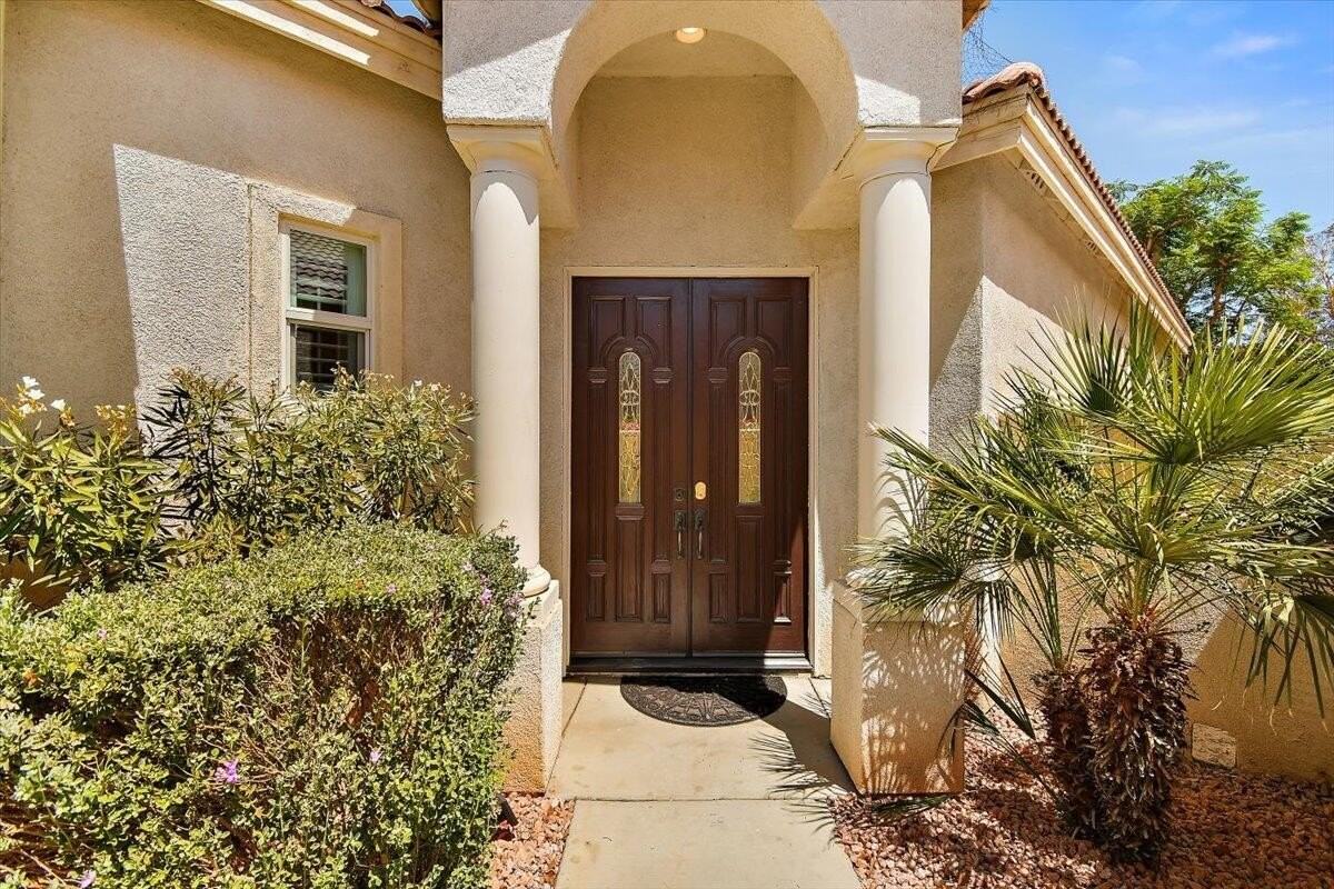 49580 Wayne Street - Photo 4 of 37