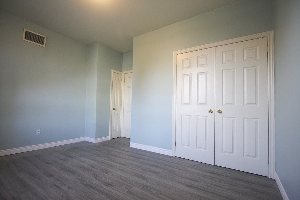 Queen St W & Gwynne Ave #1 - Photo 4 of 9