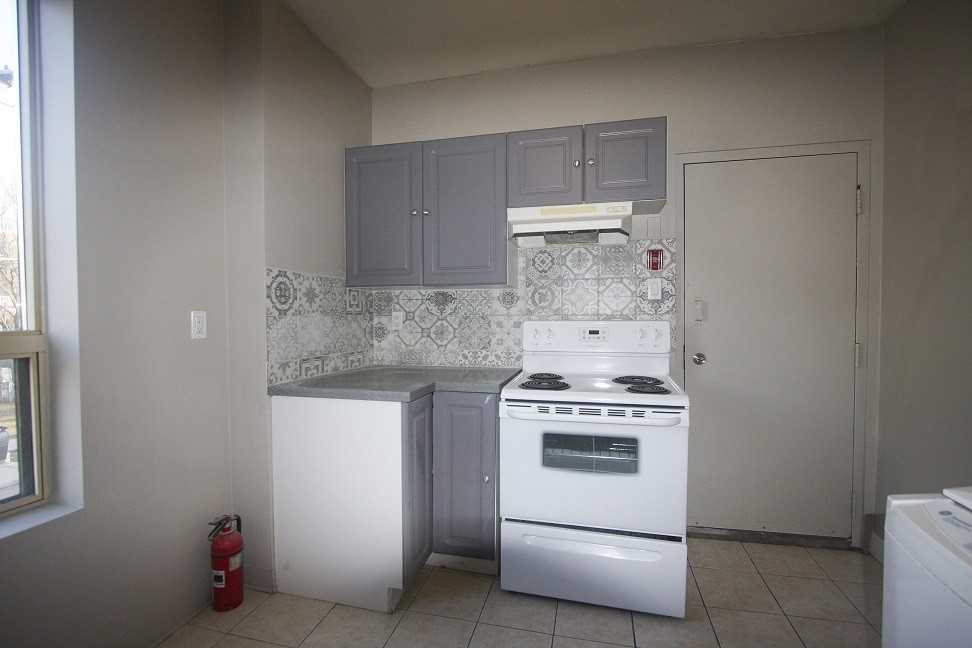 Queen St W & Gwynne Ave #1 - Photo 7 of 9