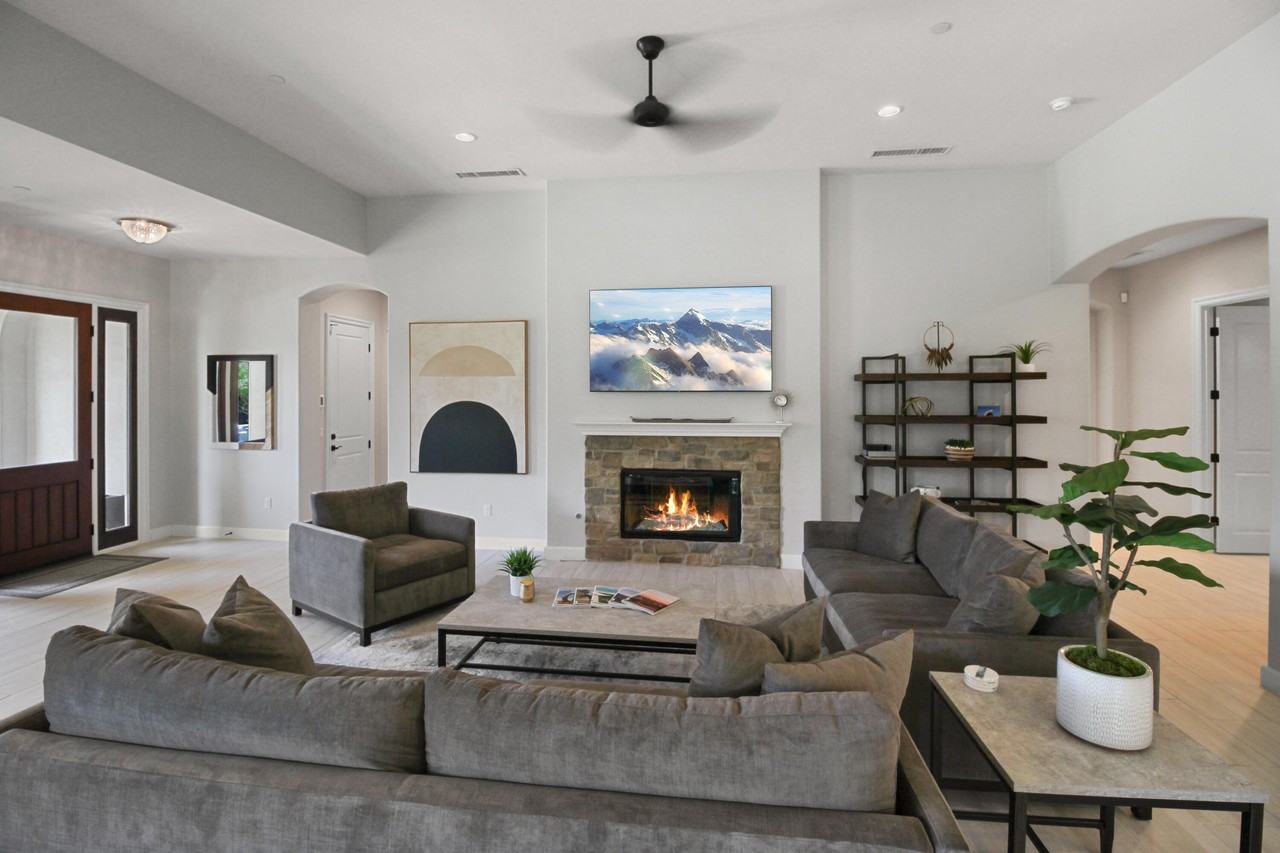 55100 Autumn Valley Court - Photo 5 of 47