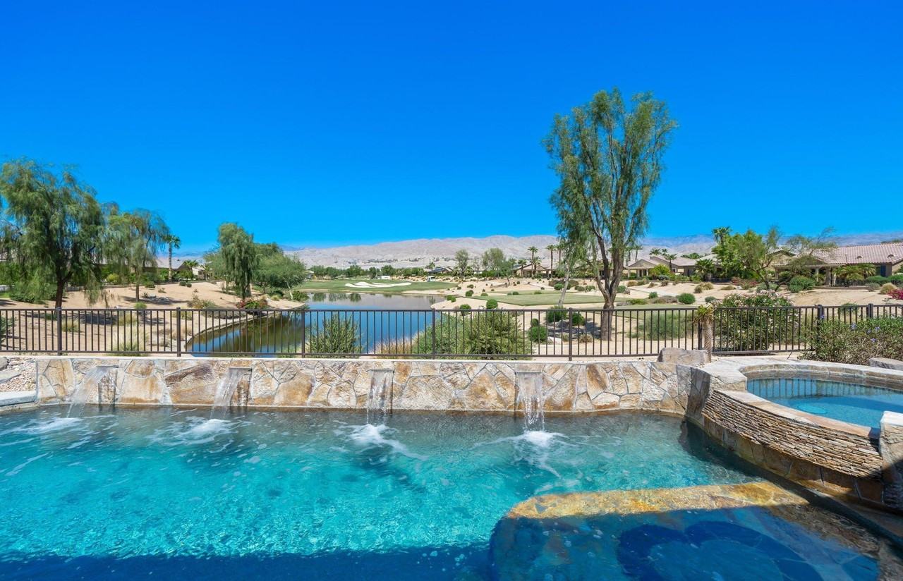 81074 Avenida Neblina - Photo 2 of 50