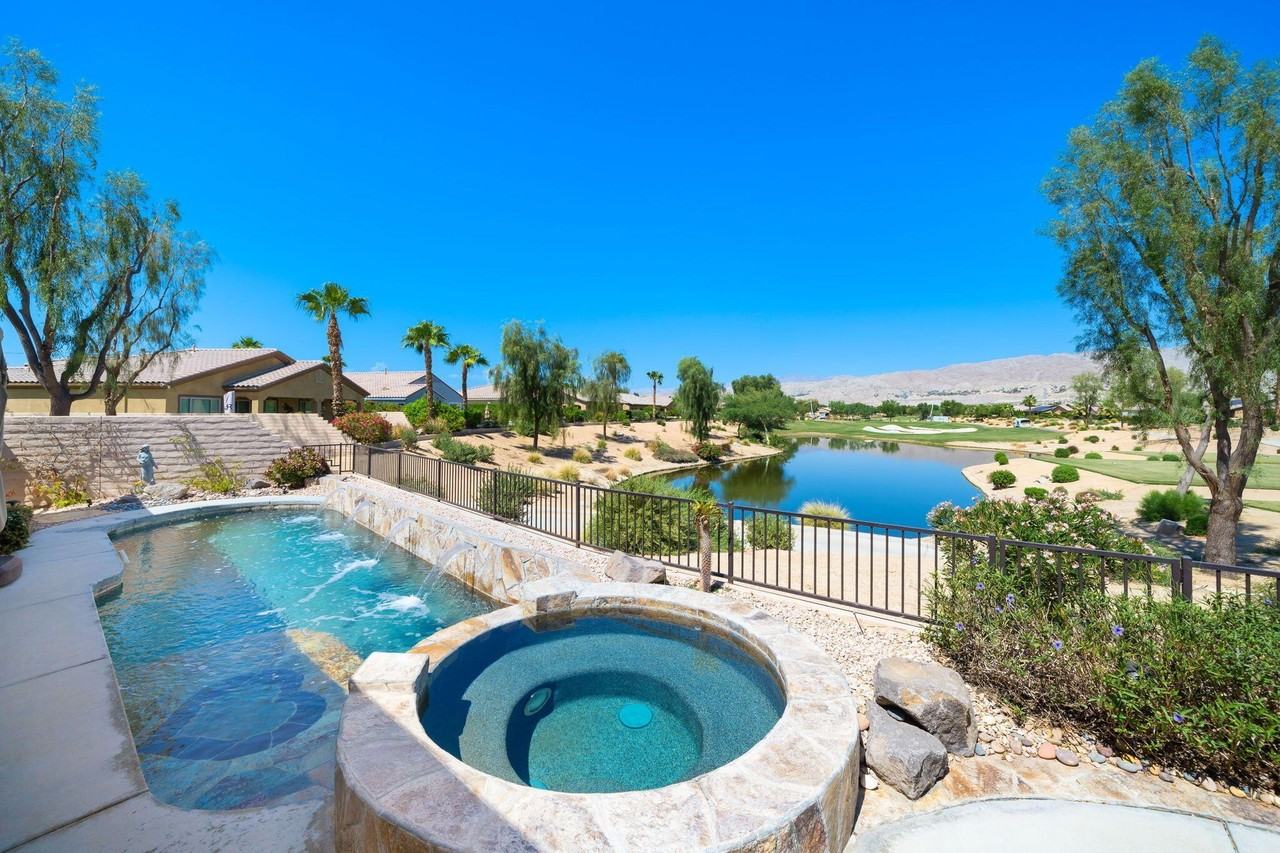 81074 Avenida Neblina - Photo 5 of 50