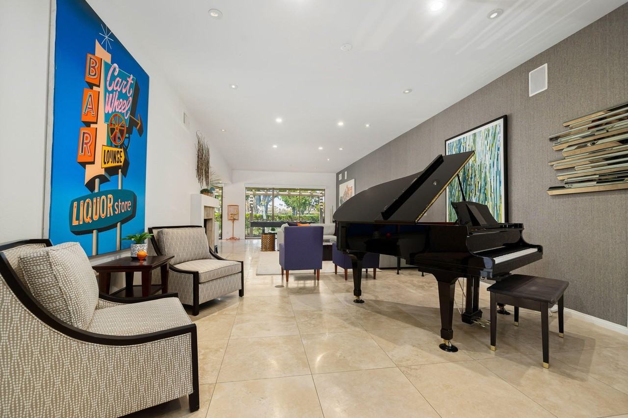 27 Stanford Dr - Photo 3 of 37