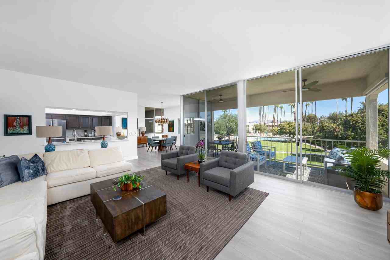 447 Desert Lakes Drive - Photo 2 of 38