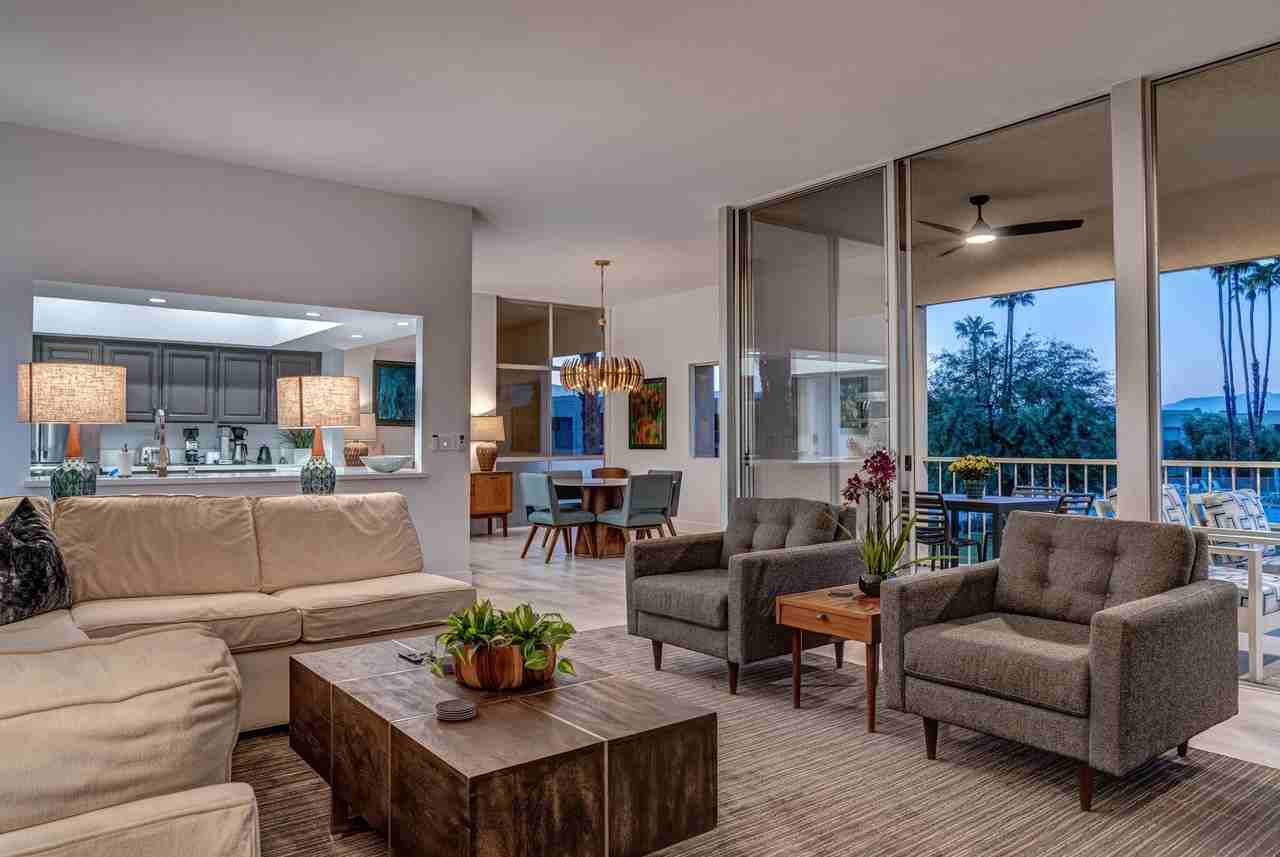 447 Desert Lakes Drive - Photo 3 of 38