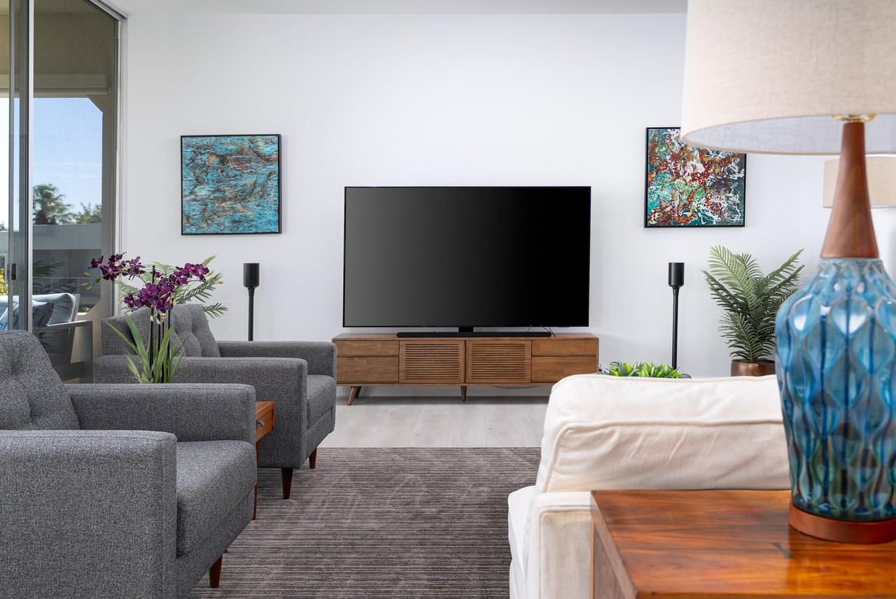 447 Desert Lakes Drive - Photo 5 of 38