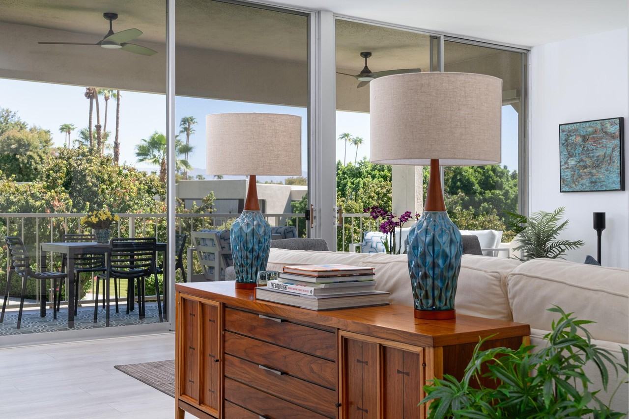 447 Desert Lakes Drive - Photo 7 of 38