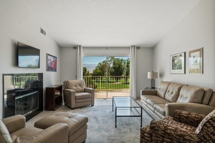 272 Desert Falls Drive East - Photo 5 of 20