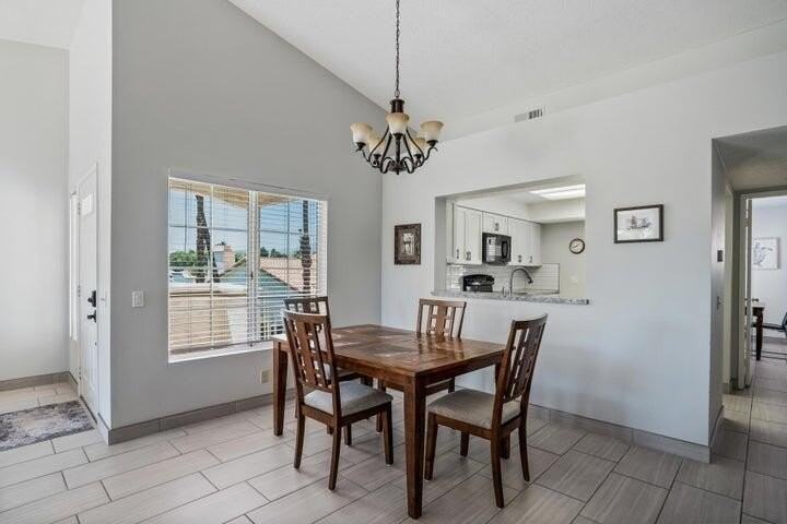 272 Desert Falls Drive East - Photo 7 of 20