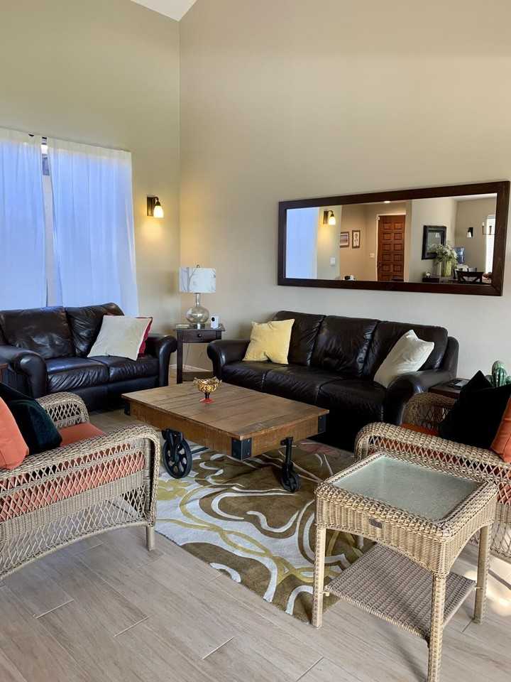 144 Las Lomas - Photo 4 of 12