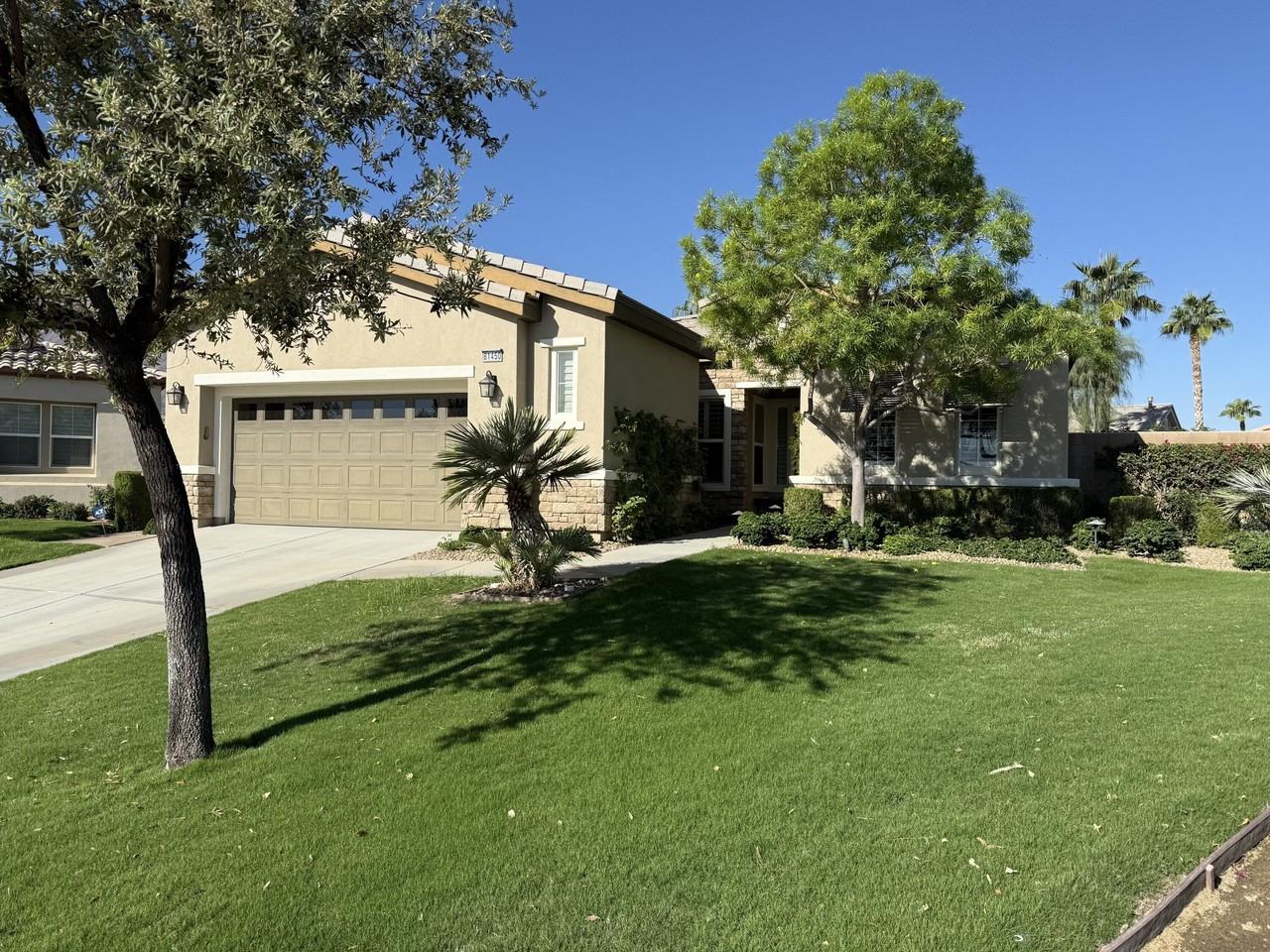 81450 Moonstone Court - Photo 3 of 26