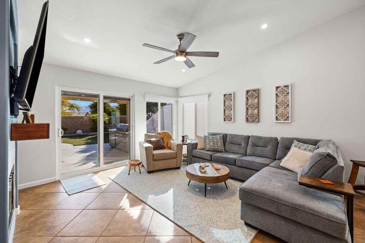 81107 Portola Circle - Photo 6 of 40