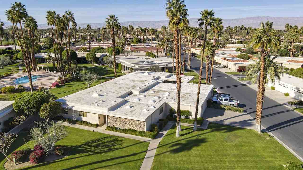 45735 Pawnee Rd - Photo 2 of 50