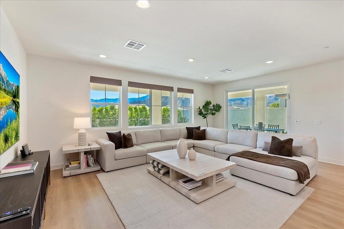 80435 Palatine Court - Photo 3 of 41