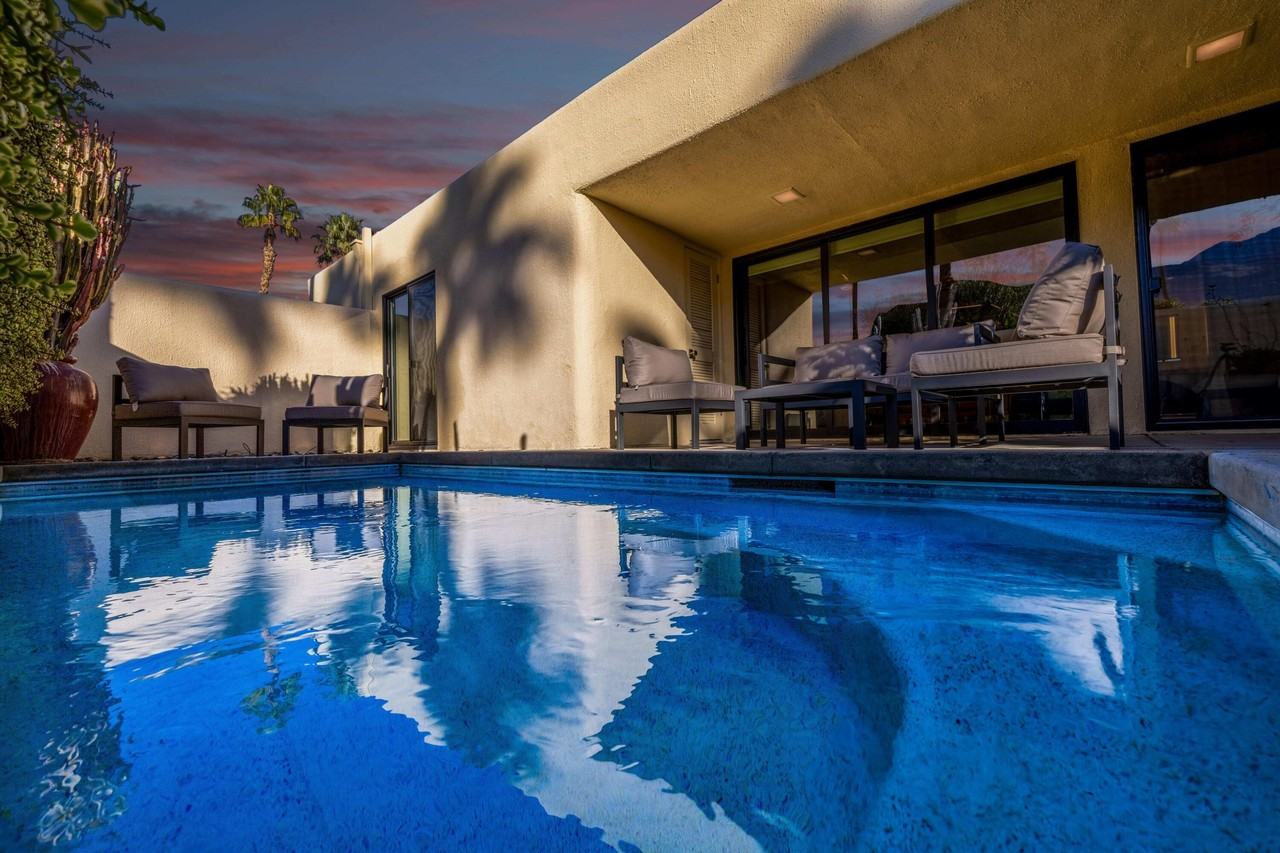 1173 E Alejo Rd - Photo 3 of 39