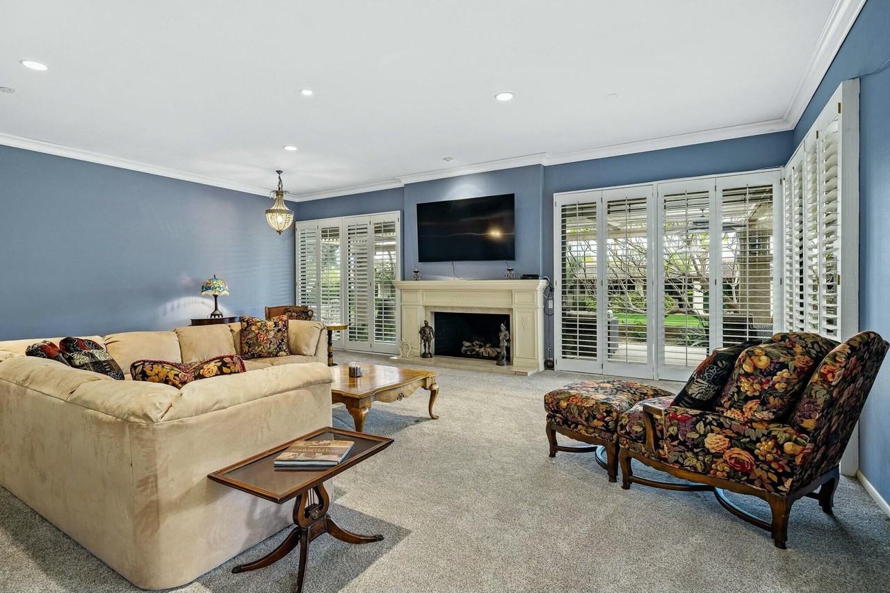 130 Columbia Drive - Photo 3 of 38