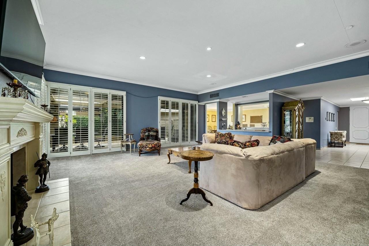 130 Columbia Drive - Photo 4 of 38