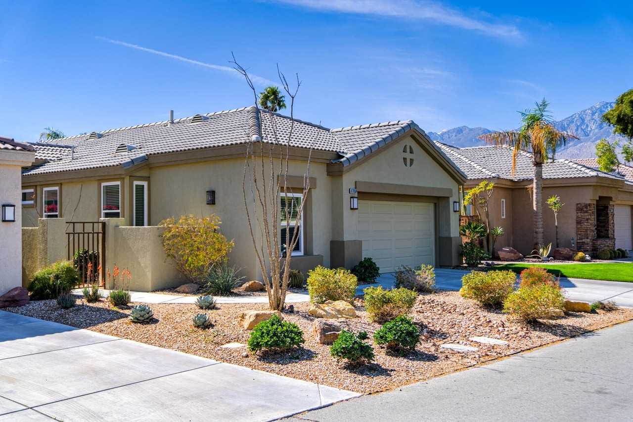 67659 S Natoma Dr - Photo 2 of 41