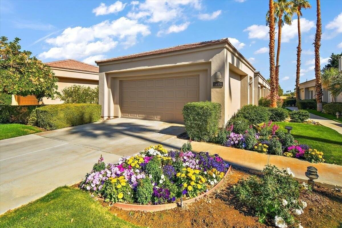 54838 Oak Tree - Photo 2 of 39