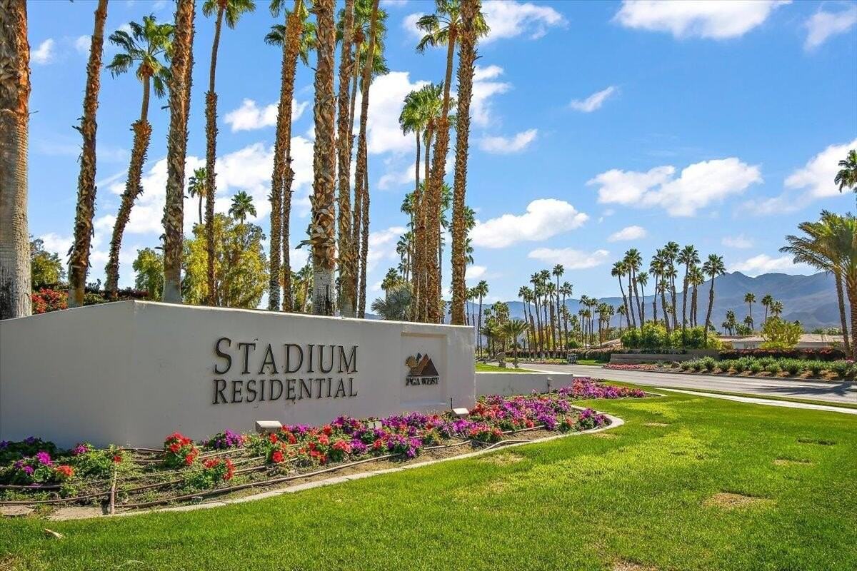 54838 Oak Tree - Photo 3 of 39