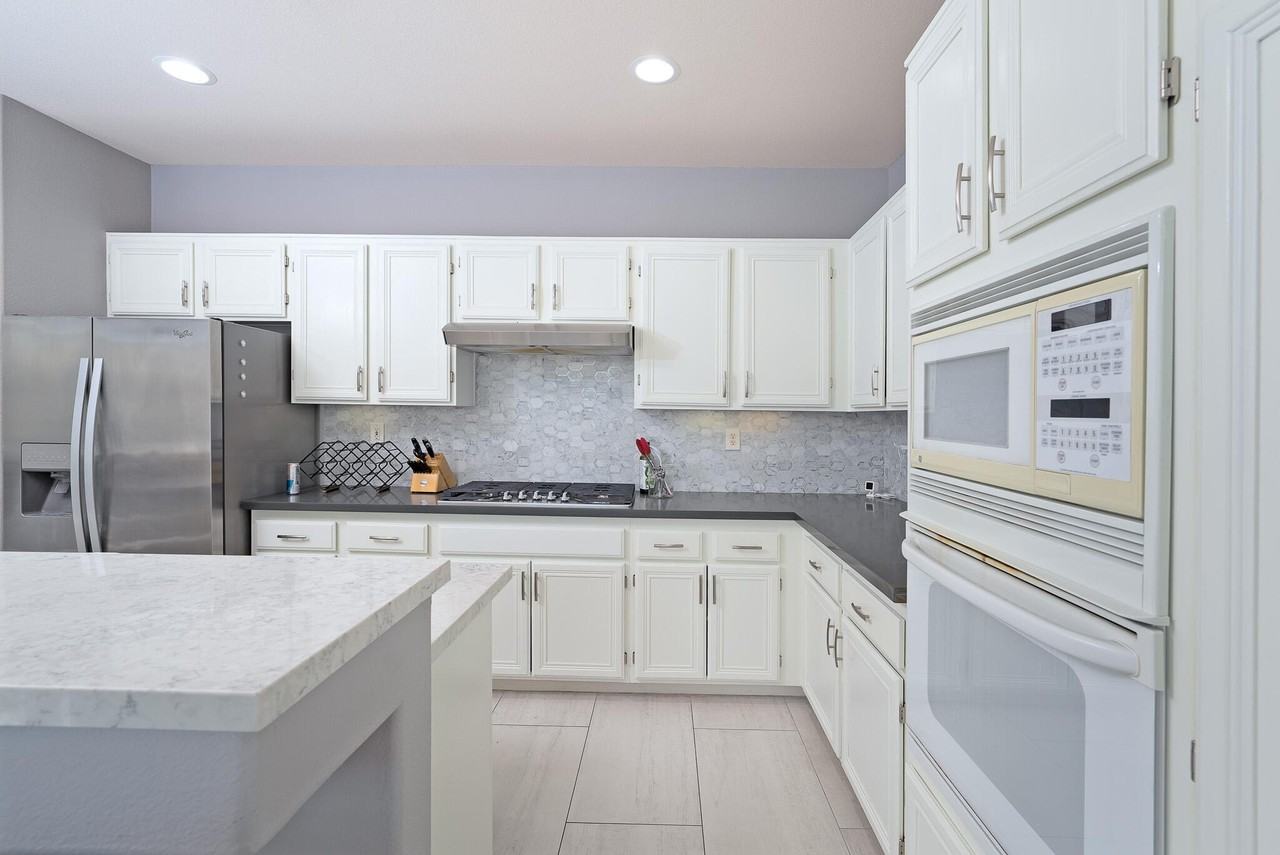 67579 S Laguna Dr - Photo 3 of 35