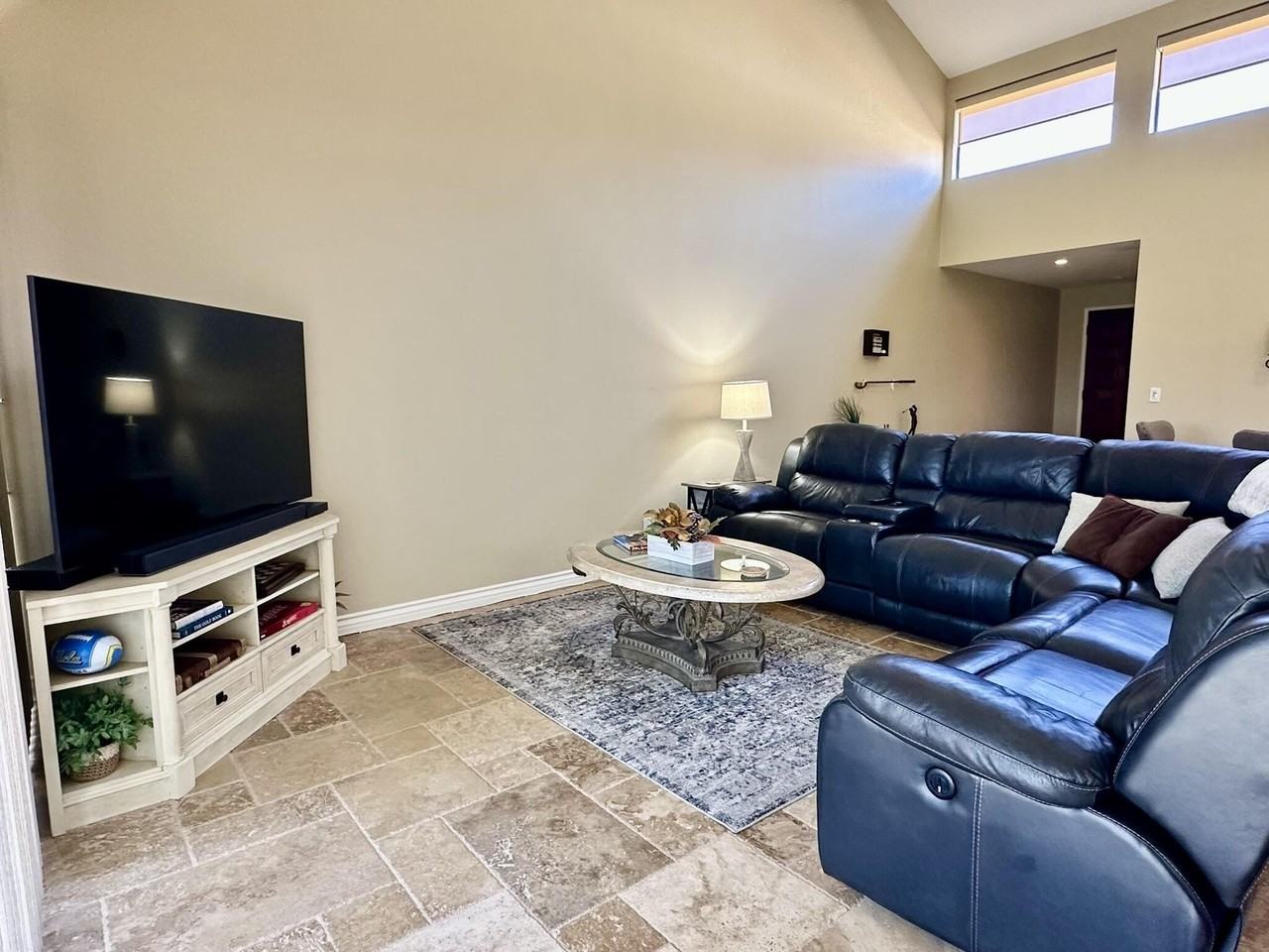 305 Durango - Photo 6 of 15