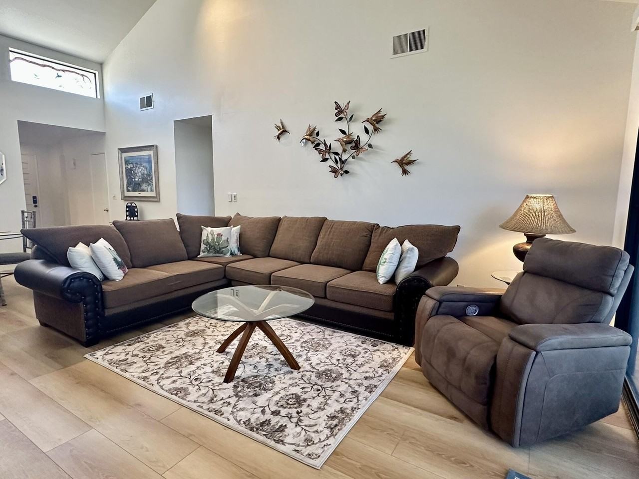 347 Gran Via - Photo 7 of 16