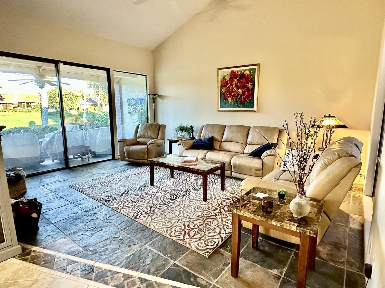 134 Las Lomas - Photo 3 of 11