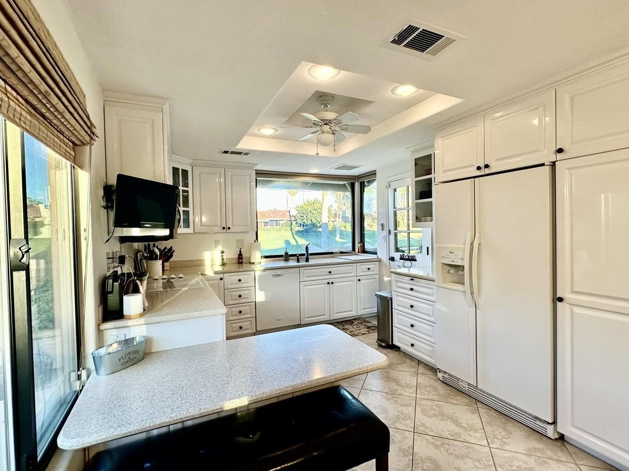 134 Las Lomas - Photo 6 of 11