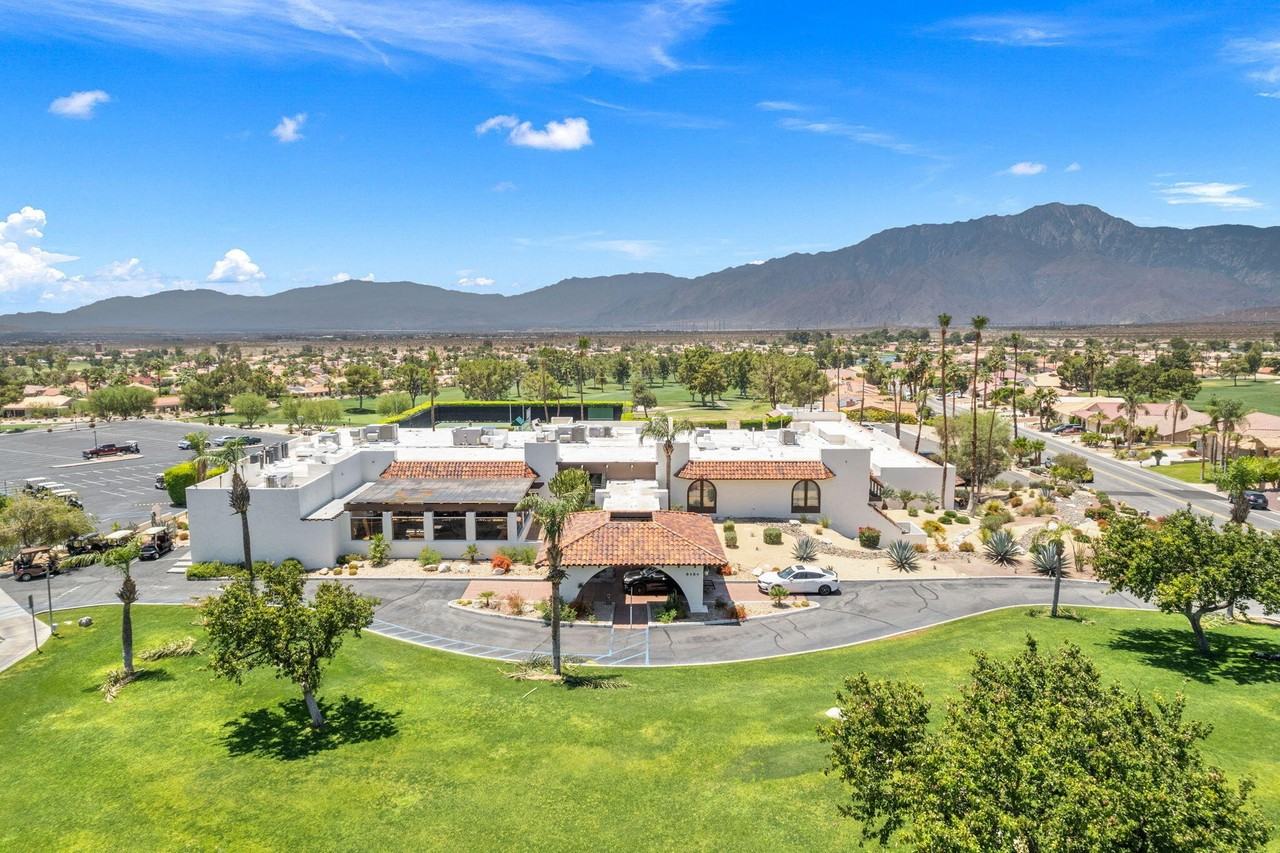 9735 Hoylake Road - Photo 5 of 45