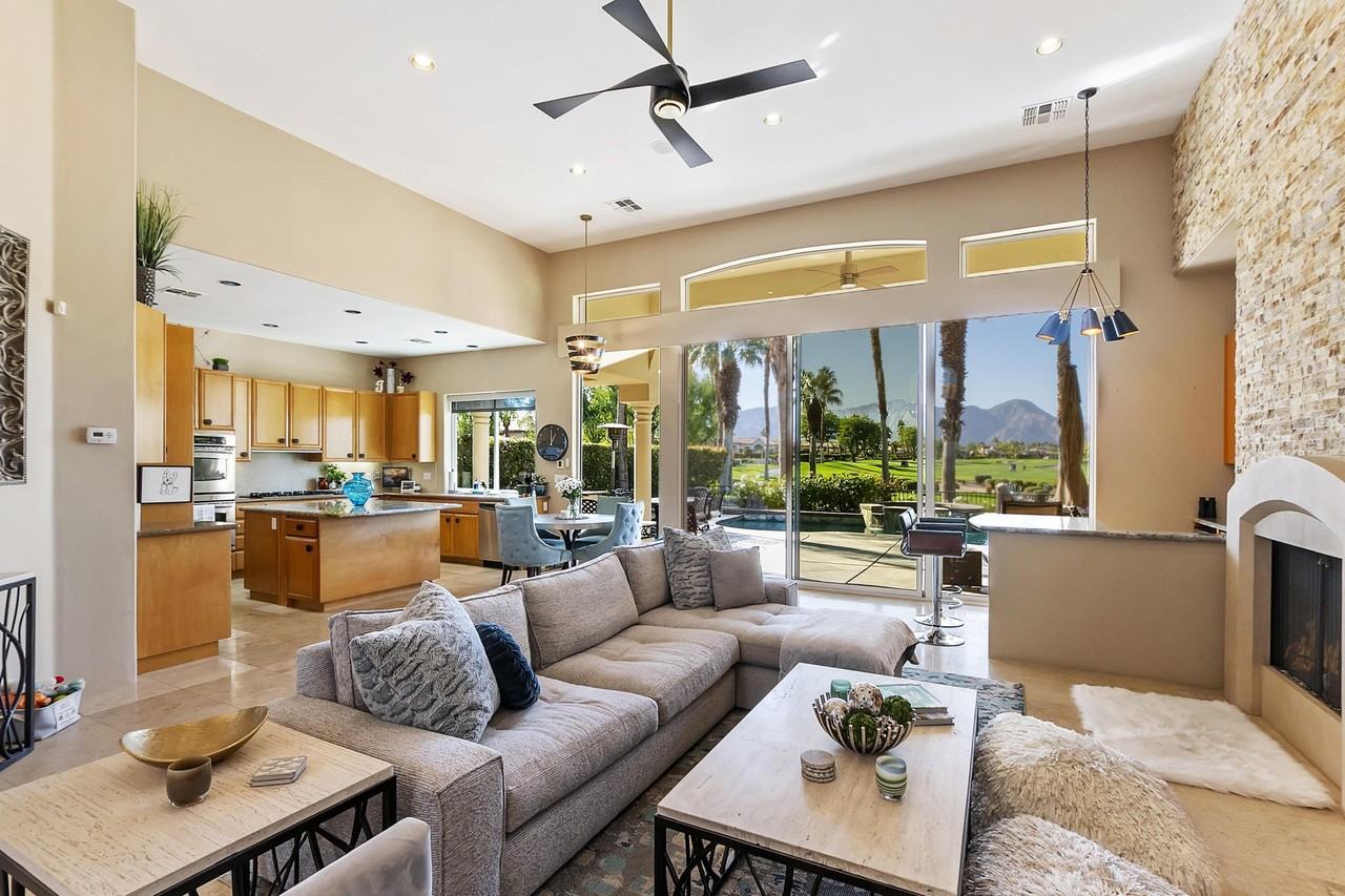 79918 Mission Dr E - Photo 6 of 48