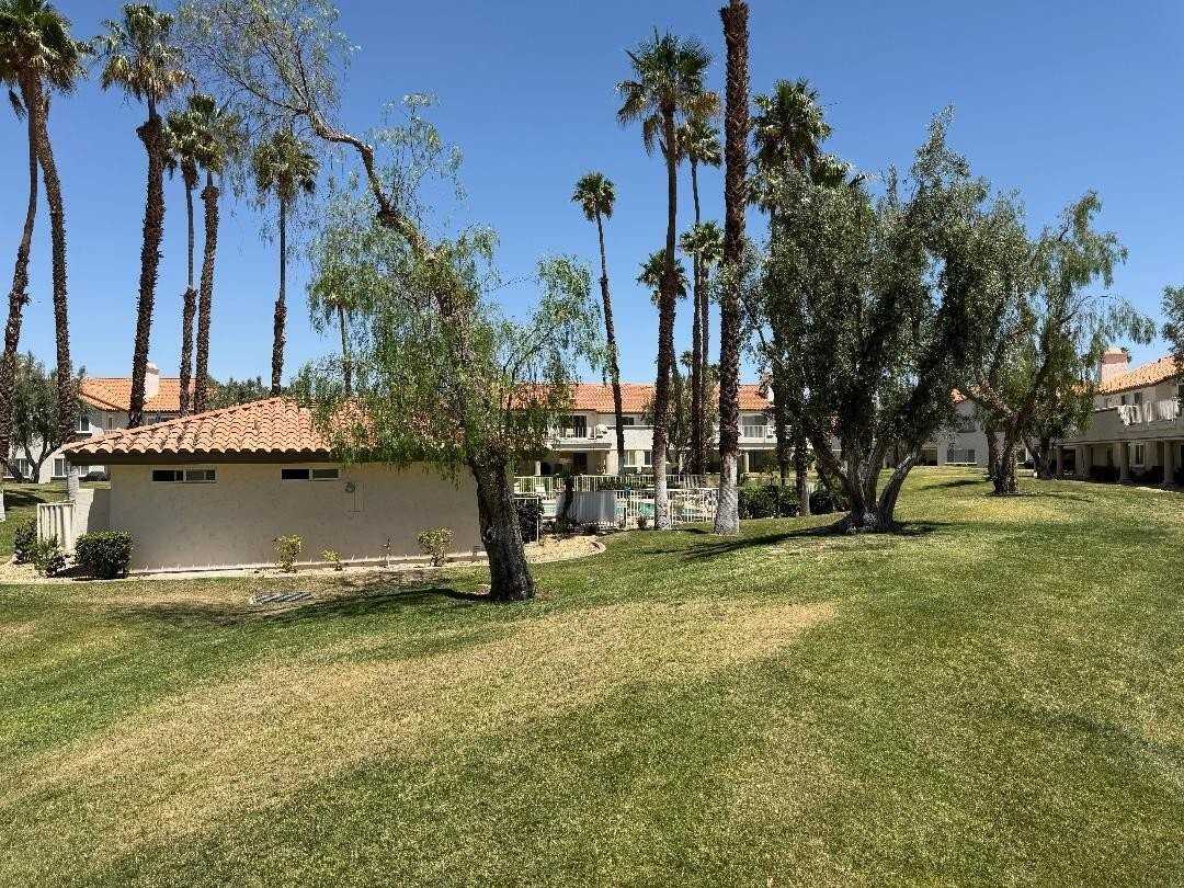 688 Vista Lago Cir N - Photo 3 of 38