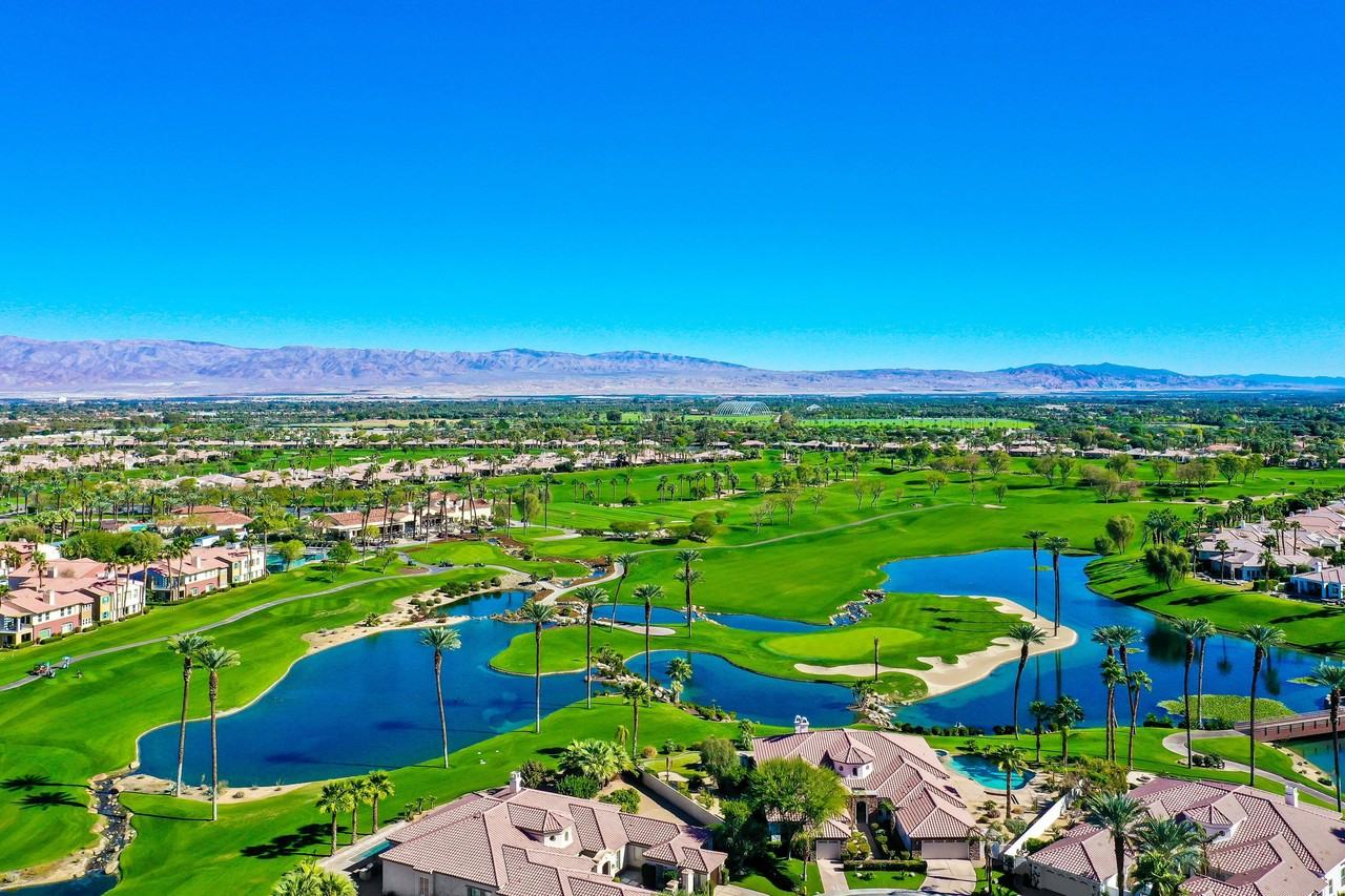 51075 Marbella Court - Photo 3 of 45