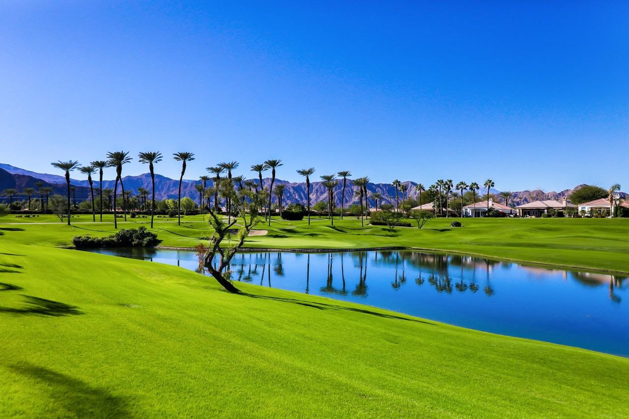 51075 Marbella Court - Photo 4 of 45