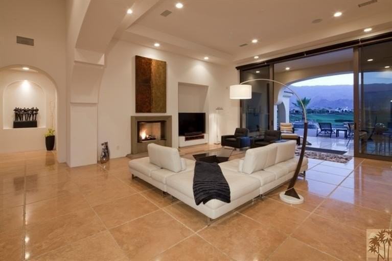 58355 Carmona - Photo 4 of 38