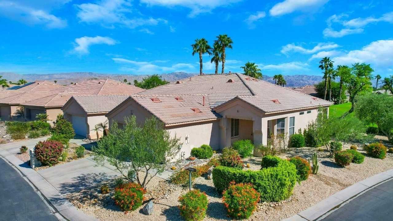 43696 Old Troon Ct - Photo 2 of 25