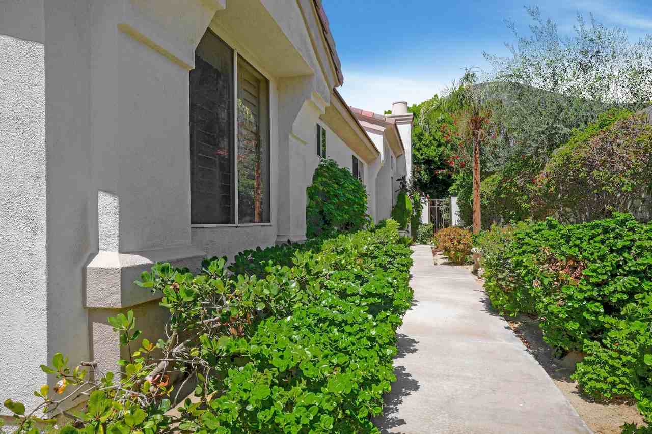 371 Indian Ridge Dr - Photo 3 of 32