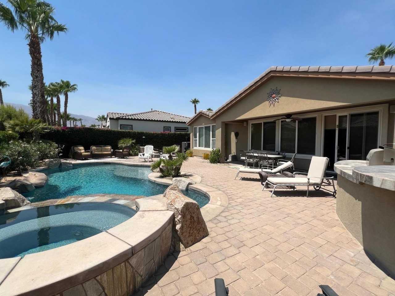 81415 Jacaranda Court - Photo 3 of 19