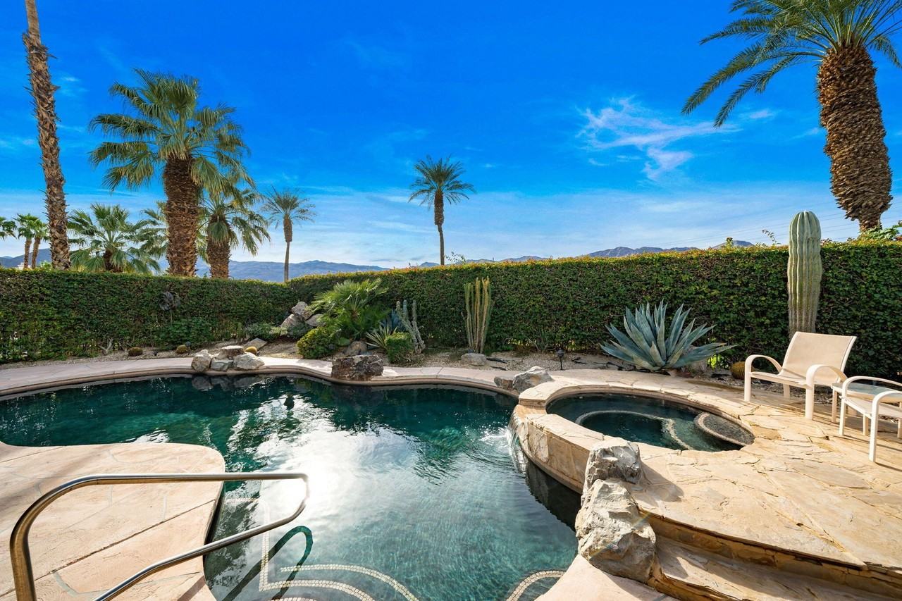 50075 Doral St - Photo 2 of 38