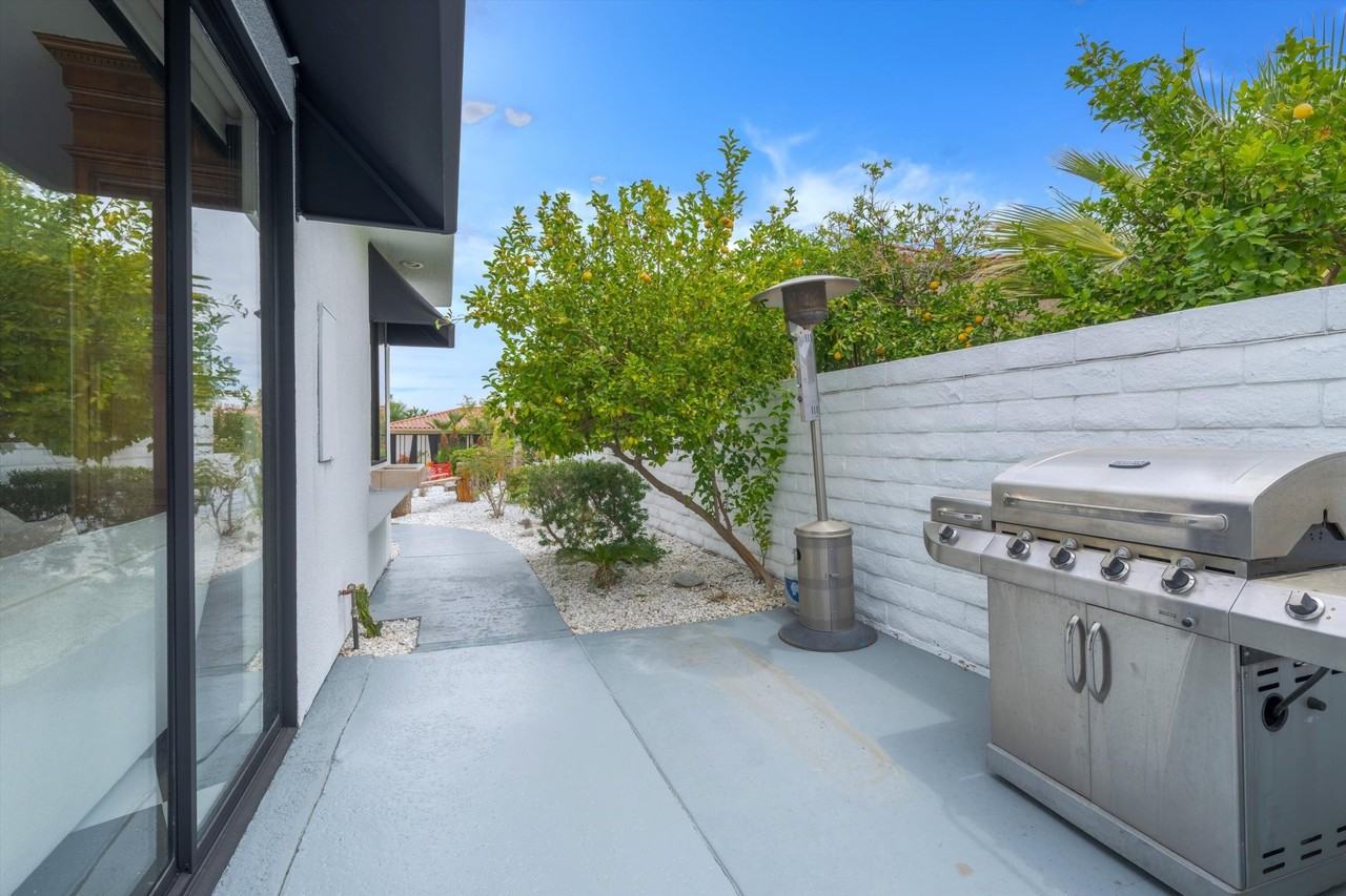 48295 Alder Ln - Photo 6 of 41